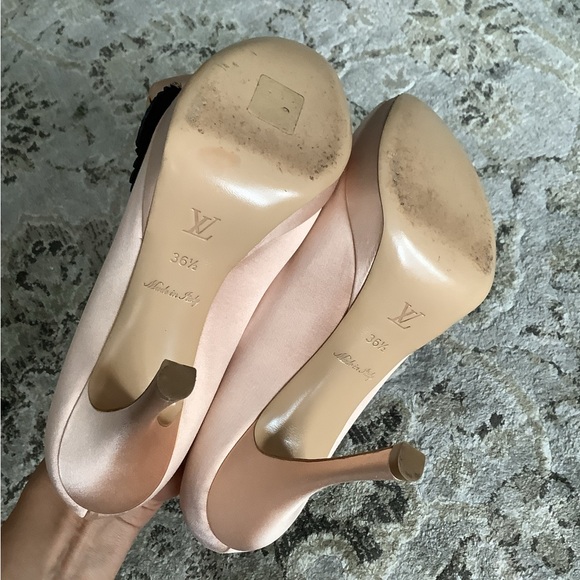 The most DRESSY pumps on Earth 🔥🔥🔥 - Picture 7 of 14